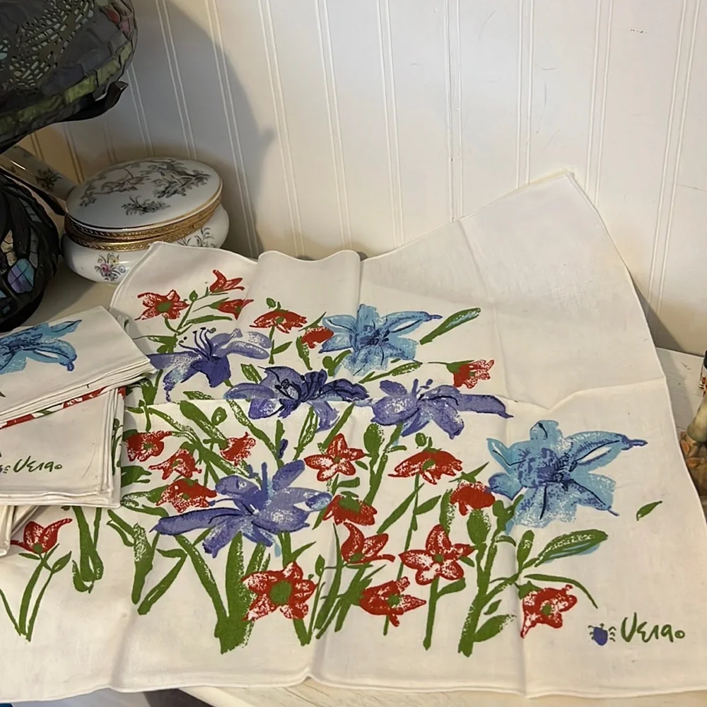 Vintage Vera Neumann set of 5 napkins purple blue iris 16” square